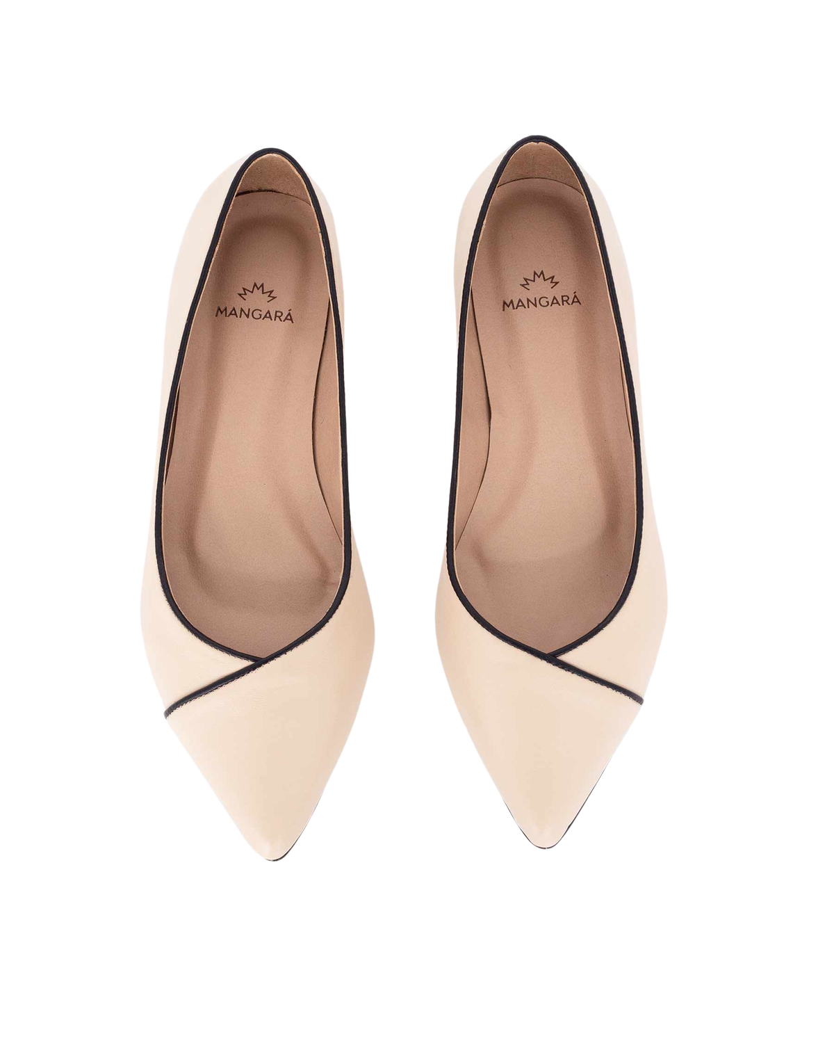 Mangara Atelier Ariri Ballerinas aus beigem Leder mit spitzer Zehenpartie und schwarzer Paspelierung – Paaransicht – SKU 103NVVA