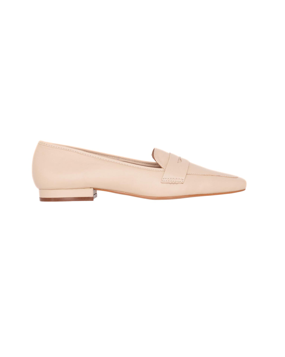 Beigefarbene Leder-Loafer von Mangará Atelier mit eckiger Zehenpartie – Vorderansicht – SKU 201NVVA38