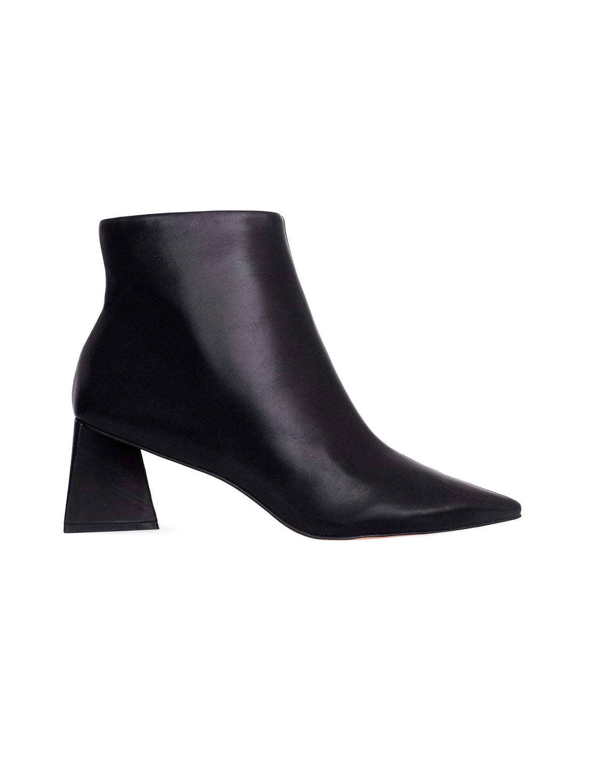 Mangará Atelier Black Sheepskin Ankle Boots – Front View – SKU 504CA1MBL37