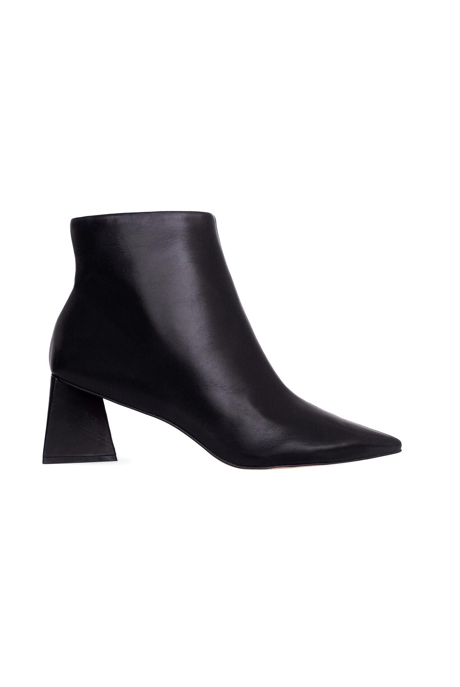 Mangará Atelier Black Sheepskin Ankle Boots – Front View – SKU 504CA1MBL37