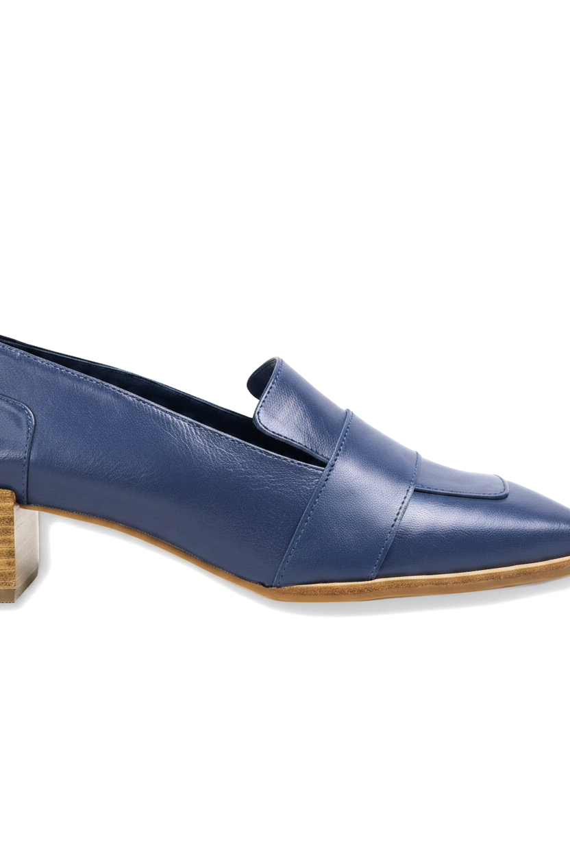 Close-up of the vamp strap and stacked wooden heel on Mangara Atelier Louro Blue Loafers - SKU MOBL