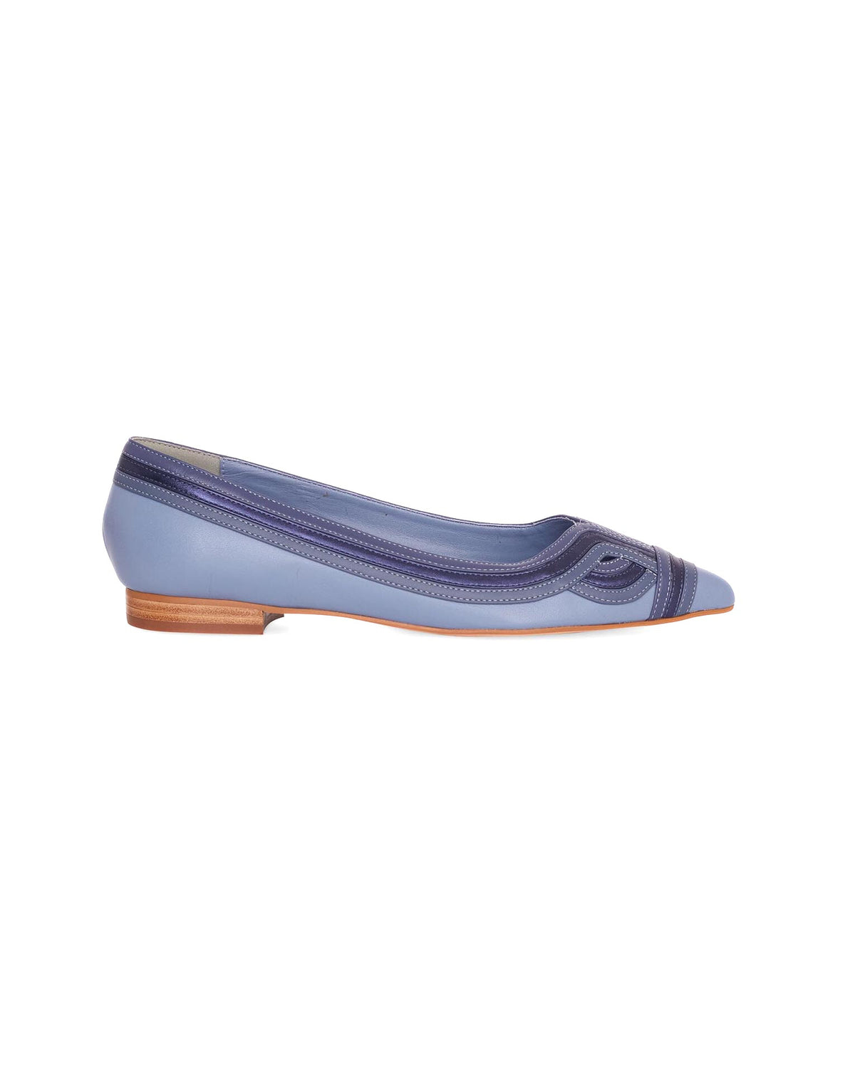 Mangara Atelier Begonia Blaue Lederballerinas mit Lagendetails – Vorderansicht – SKU SA24DE37