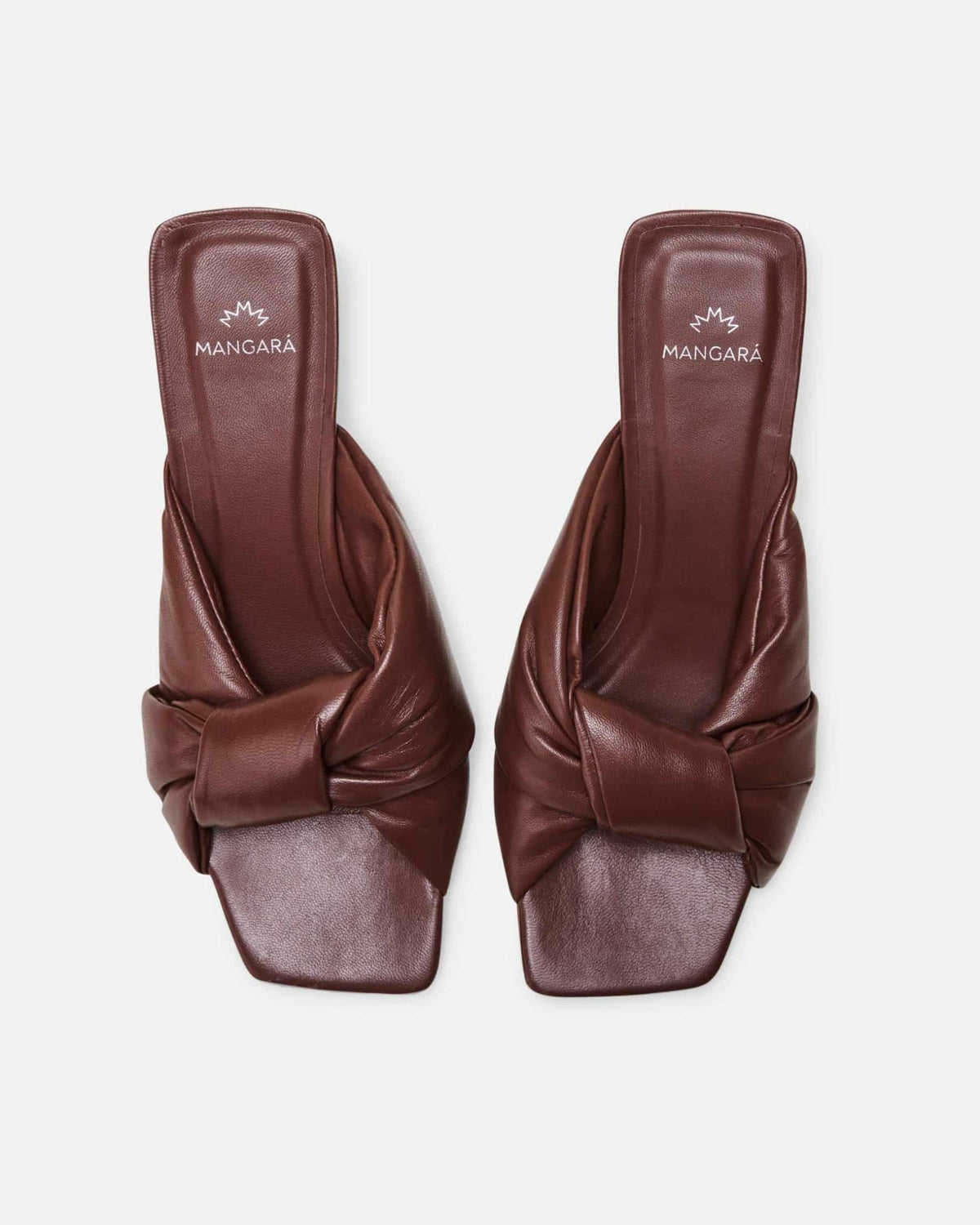 Mangará Atelier Carobá Chocolat Lederpantoletten – Fersendetail – SKU 222A094337