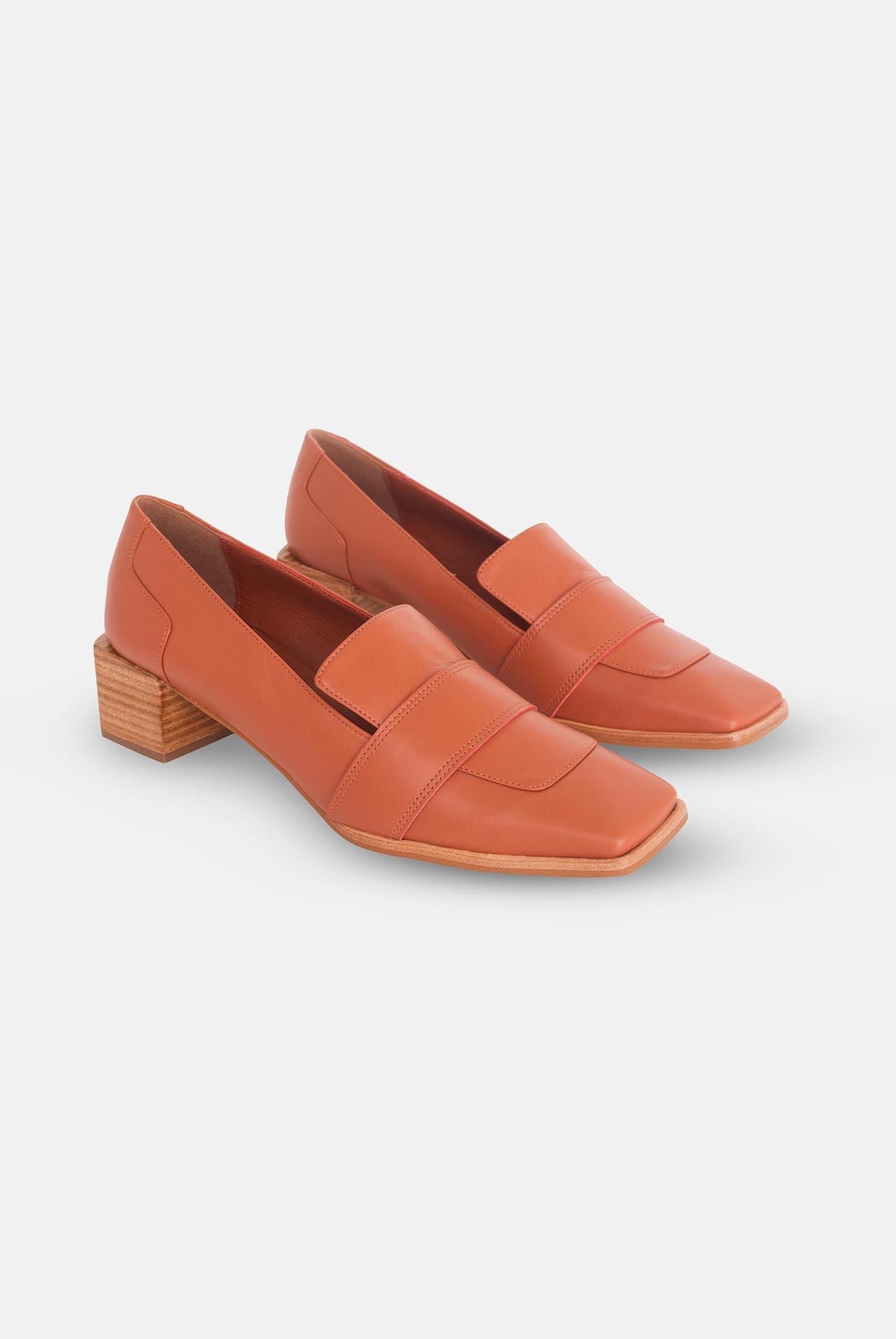 Mangará Louro Women's Loafers - Premium Leather