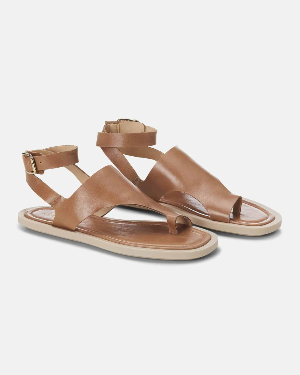 Mangará Atelier Zehenring-Sandalen aus karamellfarbenem Leder – Sohlenansicht – SKU 222G05AQ37