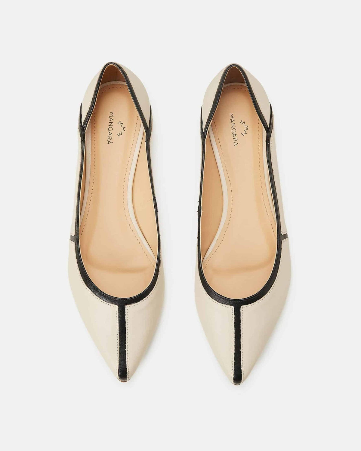 Ballerinas aus beigem Leder von Mangará Atelier – Seitenansicht – SKU 222E062538