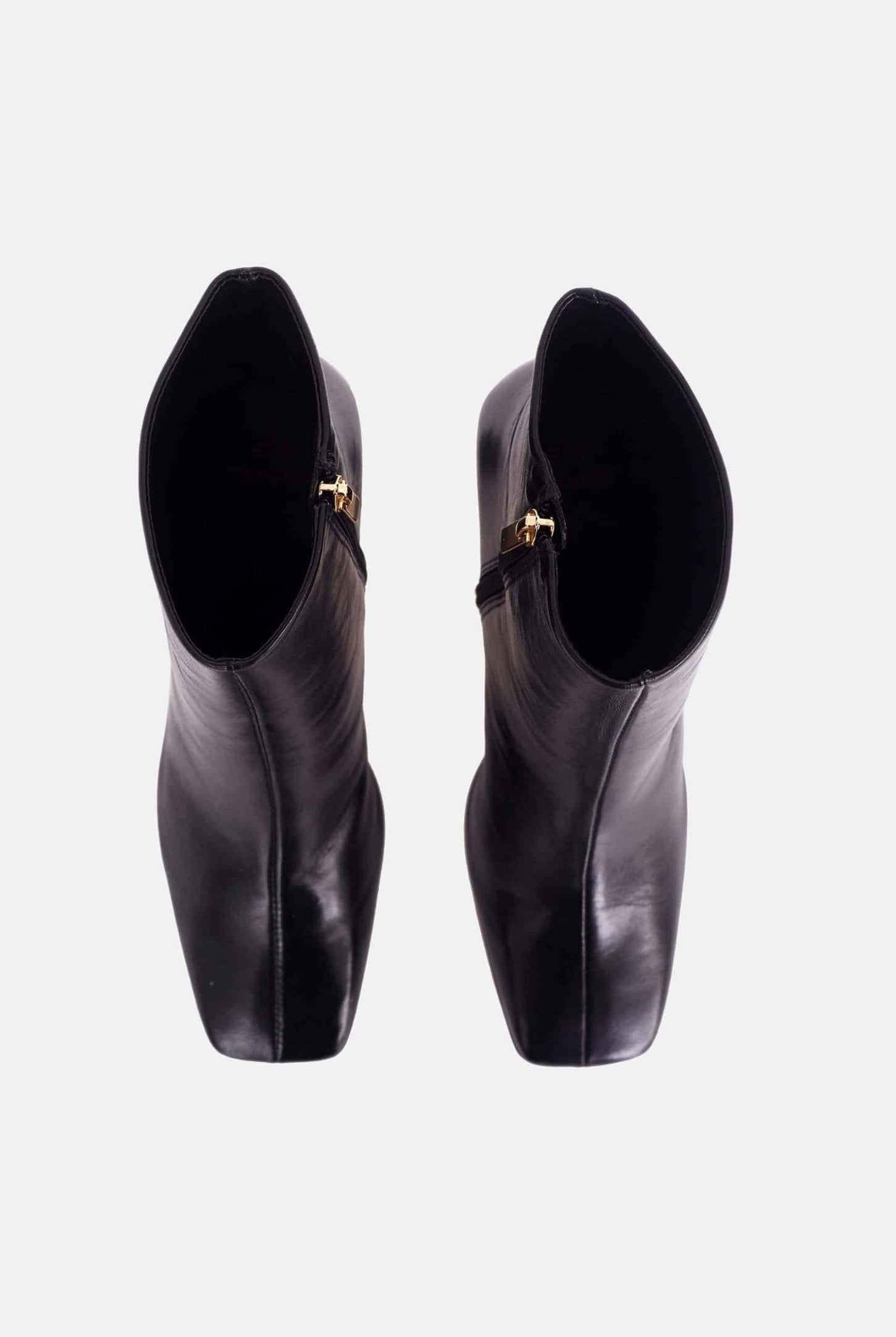 Mangará Atelier Black Goat Leather Ankle Boots – Detail View – SKU 377CA4MBL37