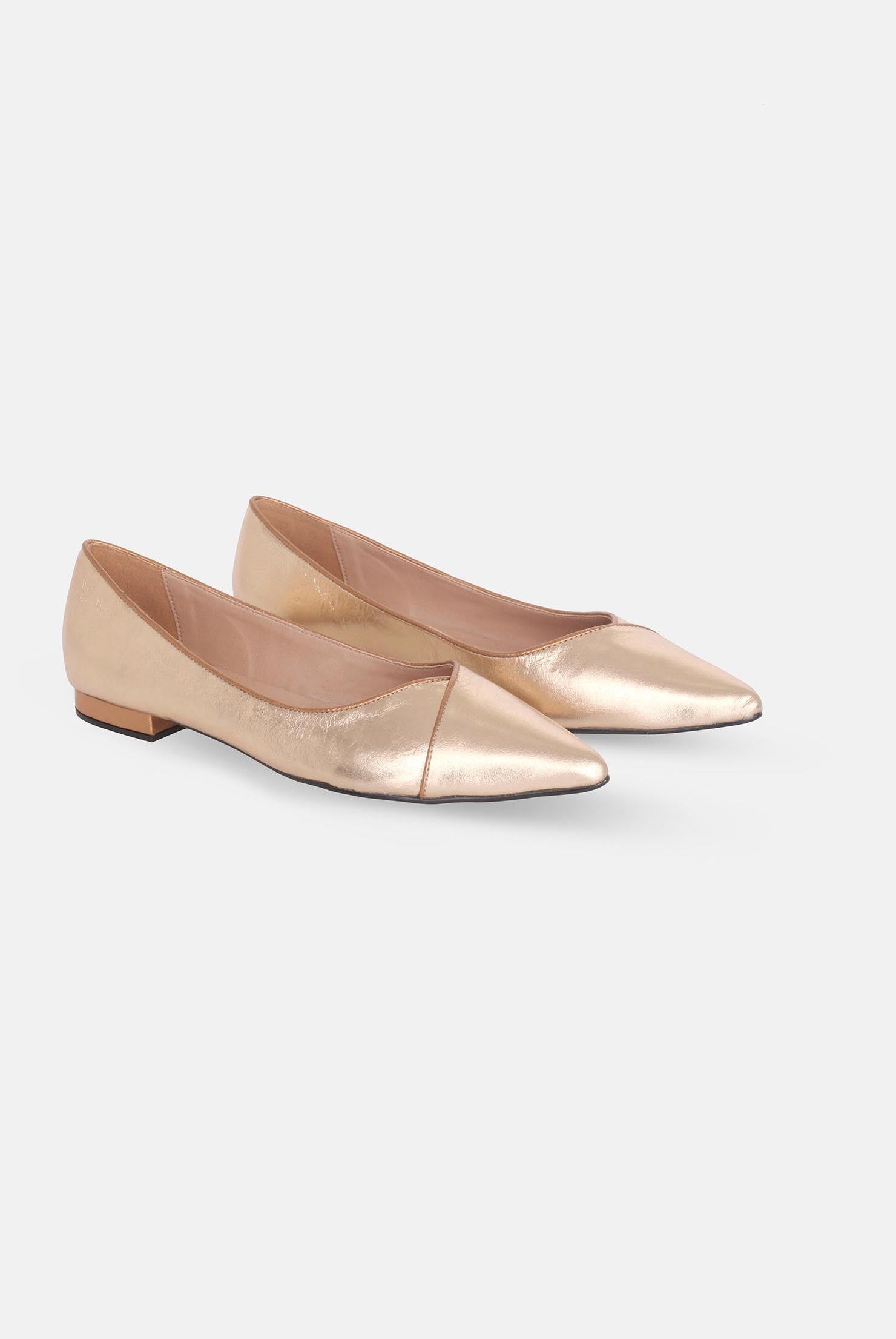 women's leather flat shoes from the oblique view right