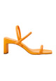 Mangará Atelier Orange Ziegenleder-Sandalen mit Blockabsatz – Vorderansicht – SKU 222A104738