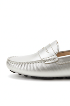 Close-up of the penny strap and moccasin stitching on the Mangará Angico silver driving loafer