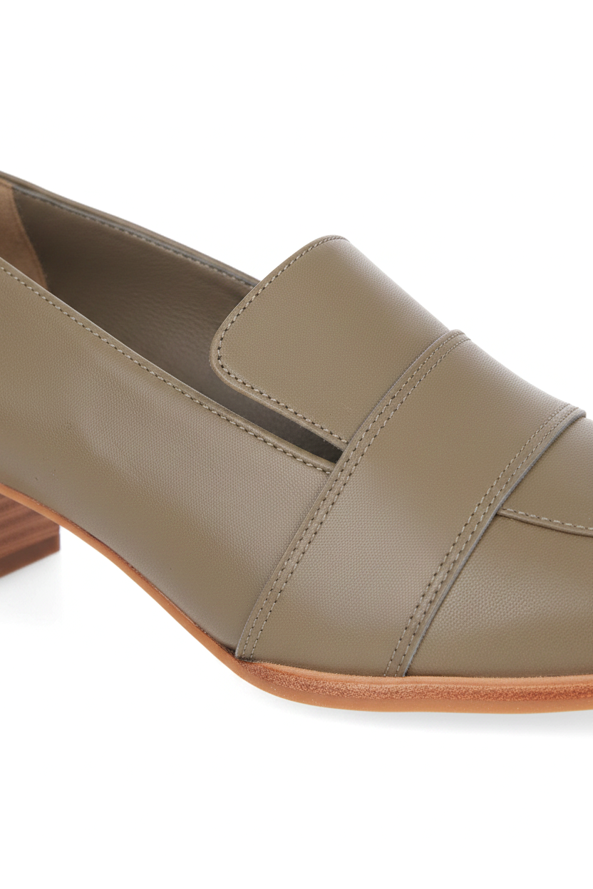 Close-up of the vamp strap and stacked wooden heel on Mangara Atelier Louro Olive Green Loafers - SKU MOMA